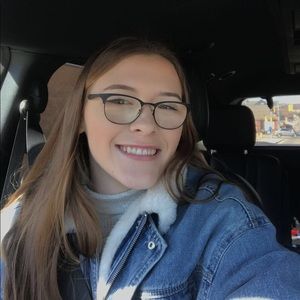 Meet your Posher, Leah